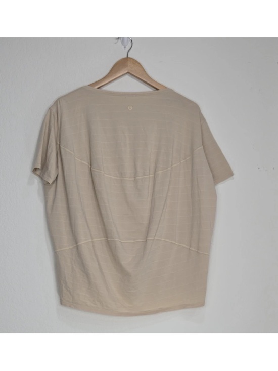 lululemon athletica Tops - Lululemon Back In Action Short Sleeve Shirt Stripe Tan Size 8/10 Womens